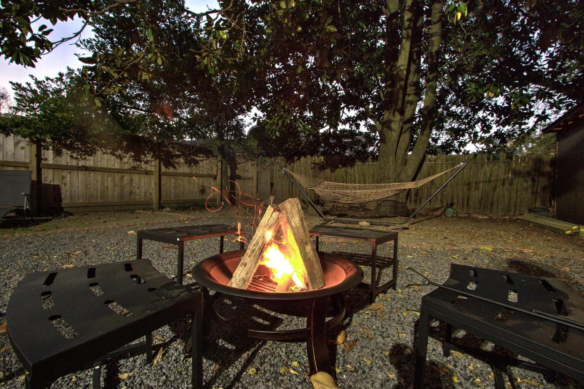 Spacious Bungalow With 6 Beds, Games, And Fire Pit - Close To Beale Street, Bbq, Graceland, & Liberty Bowl Memphis Esterno foto
