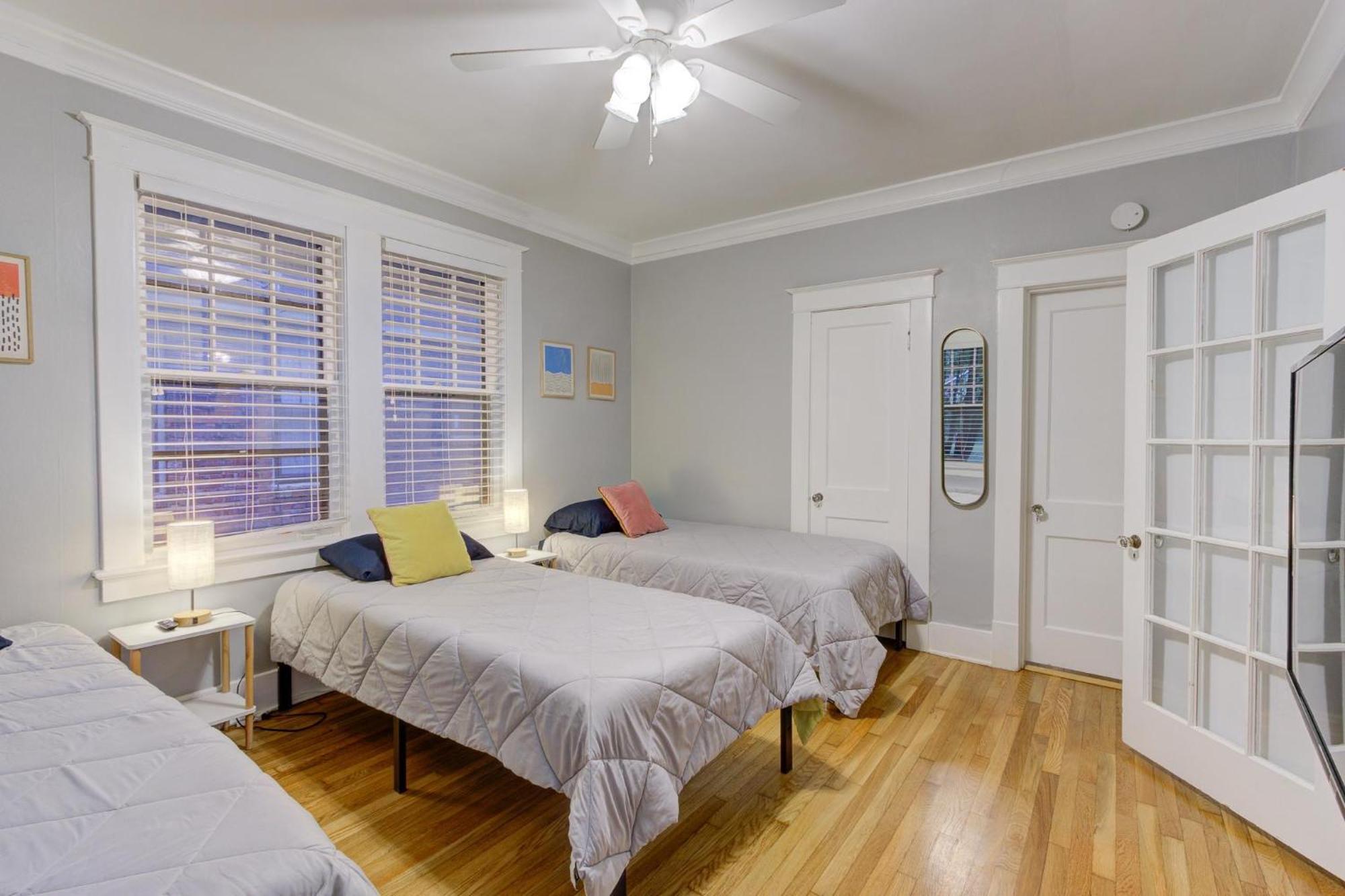 Spacious Bungalow With 6 Beds, Games, And Fire Pit - Close To Beale Street, Bbq, Graceland, & Liberty Bowl Memphis Esterno foto